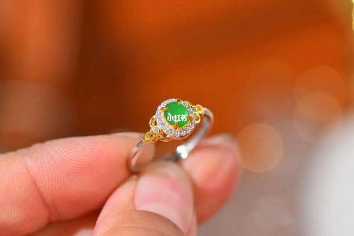 缅甸老坑翡翠镶嵌新品时尚款戒指 天然a货帝王绿,纯银精工镶嵌,戒指活