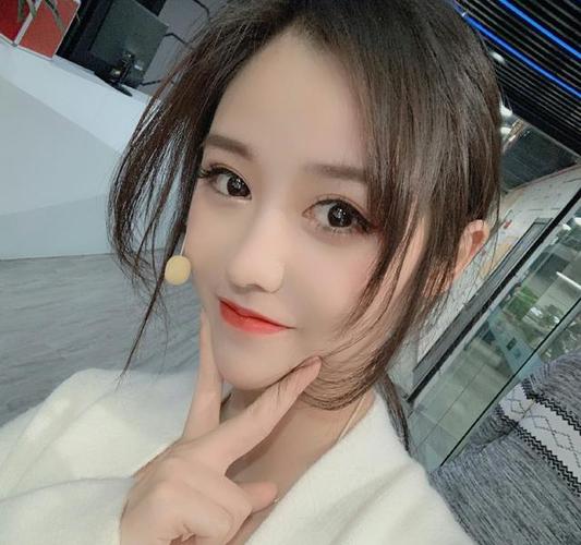 ifty助力若希入驻虎牙首秀,引爆百万人气,只因颜值太