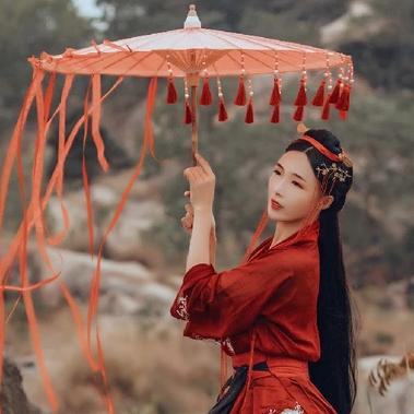 红裳弹琵琶女生头像,唯美古风真人头像