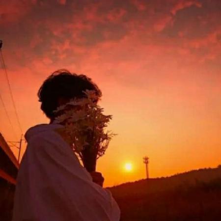 个性单人男生头像唯美意境逆光之处是暖阳