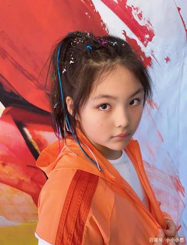 王诗龄不再公主风,衣服风格一变换,完全变了个人