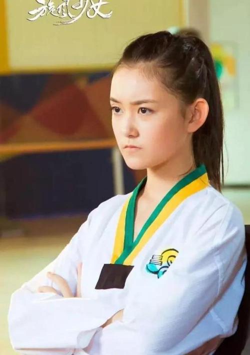 有一种低调叫蒋依依自我介绍,仅仅两字说明一切,网友