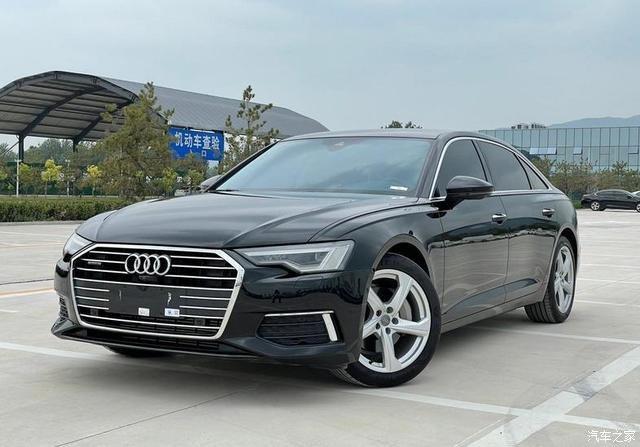实拍奥迪a6l,车长超5米配19英寸轮毂!