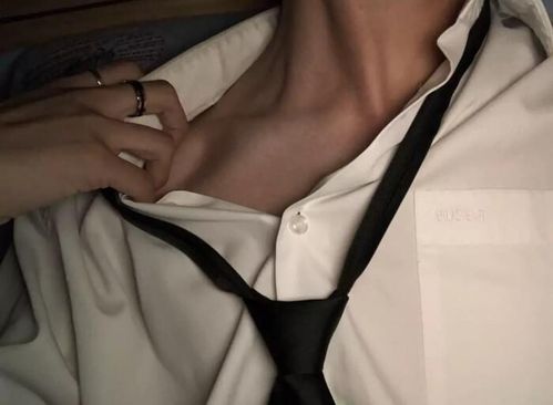 锁骨控壁纸男生超撩