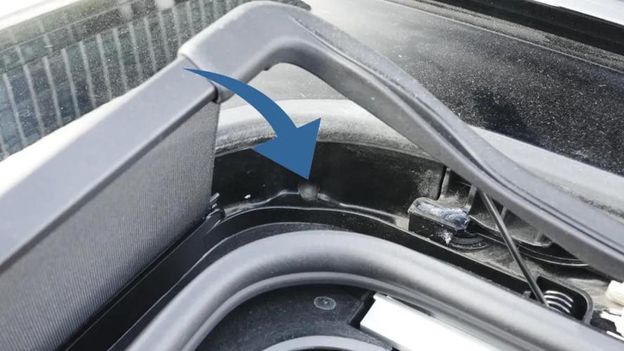 用车之道|这些排水孔,你知道几个?