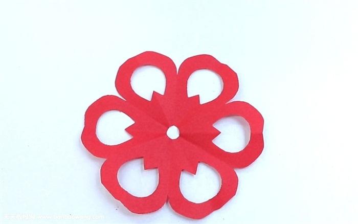 剪纸花朵步骤