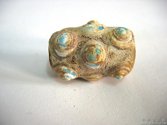 出土的蜻蜓眼琉璃珠