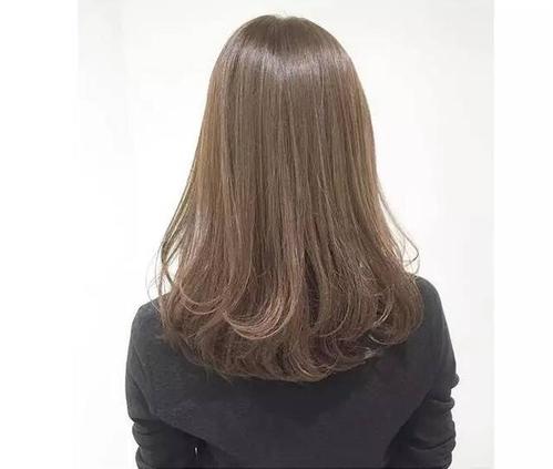 女士中长发内扣发型