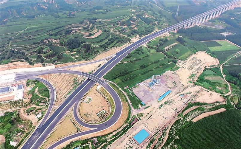 长治至临汾高速公路工程目前已进入最后冲刺阶段,预计8月底可建成