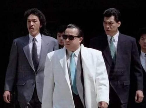 此人跟杜月笙相似,号称"末代黑帮教父",其女却无人敢娶!