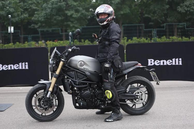 试车笔记贝纳利幼狮800