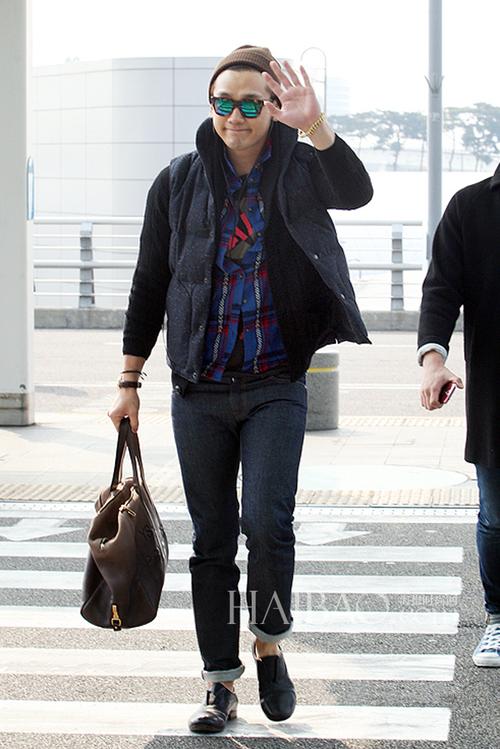 韩国男明星街拍:帅锅演员上阵秀型搭