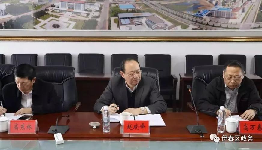 以座谈和走访的形式就民营经济工作进行调研,区委副书记,区长陆学军
