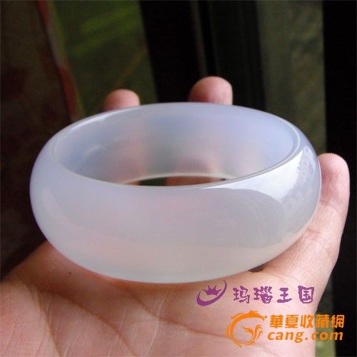 天然巴西白玛瑙玉髓手镯_天然巴西白玛瑙玉髓手镯价格_天然巴西白玛瑙