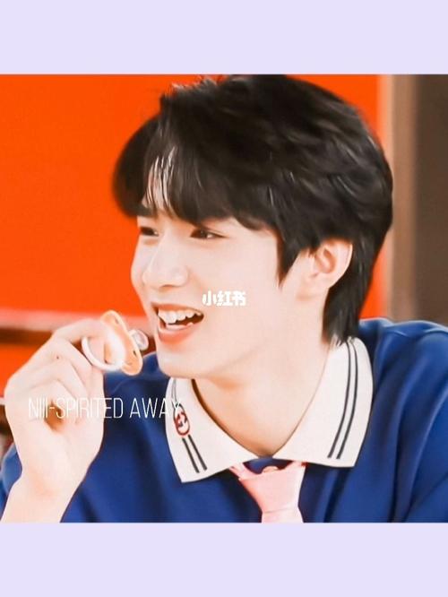 是笑起来嘴角消失术的小朋友呢_刘耀文_娱乐_明星娱乐