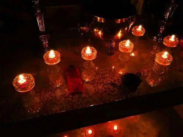 而道教进一步认为明灯为智慧,光明象征.