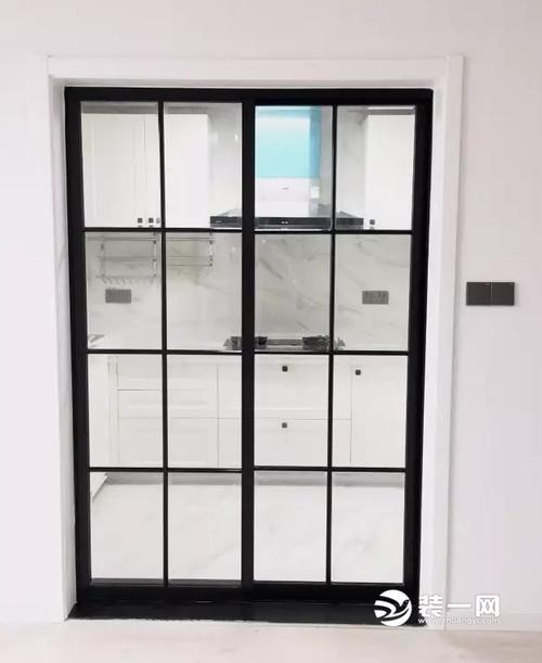 厨房玻璃推拉门装修效果图