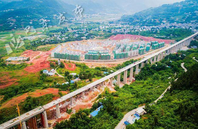 喜讯!郑万高铁巴东段控制性工程平阳坝多线特大桥全桥贯通