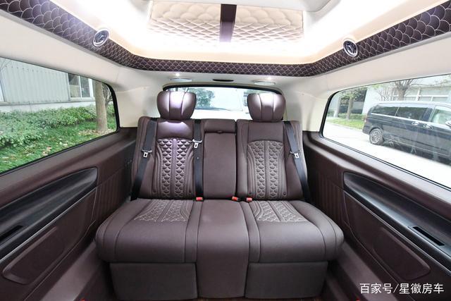 铂驰奔驰v级商务车 与普通奔驰v260有何区别?