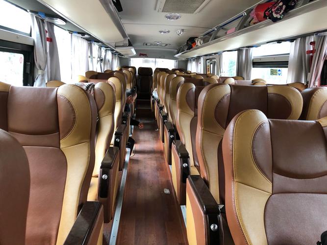 我们乘坐的豪华旅游大巴车,感觉像头等舱座椅,大靠背45度仰卧起坐