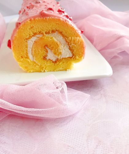 草莓脆皮梦龙卷