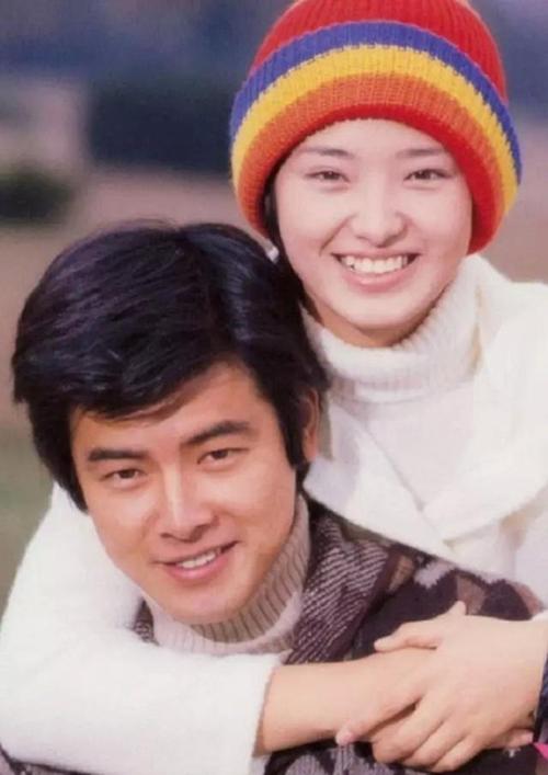 山口百惠与三浦友和爱情往事:听说,这才是爱情最暖的