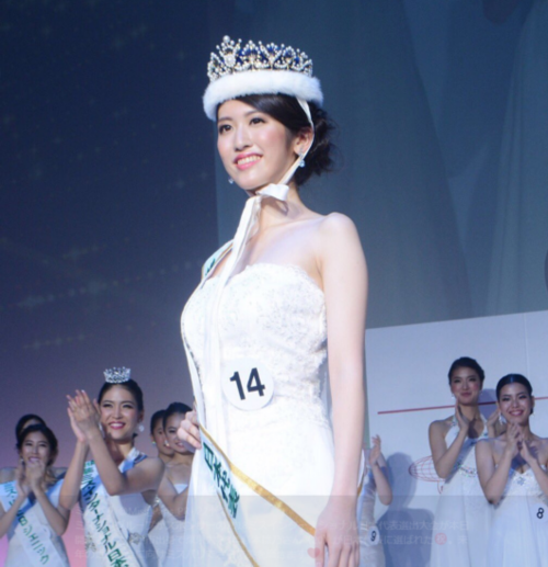 2018世界小姐日本代表选拔大会举行 20岁东大女生折冠