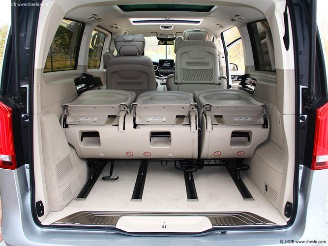 奔驰v级 2016款 v260l尊贵加长版座椅空间图片(4/35)