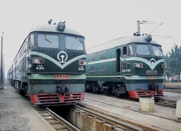 东风4型内燃机车