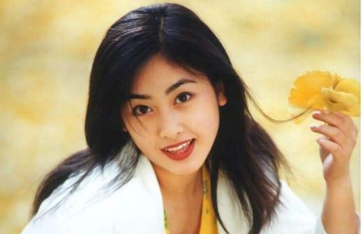 法提麦·雅琦:"回族第一美女",嫁大23岁老公,现在家庭幸福