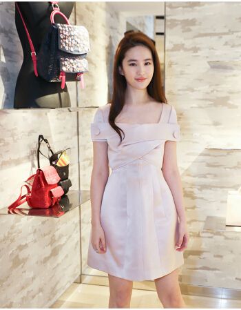 春夏新刘亦菲同款一字肩粉色连衣裙高腰修身名媛礼服