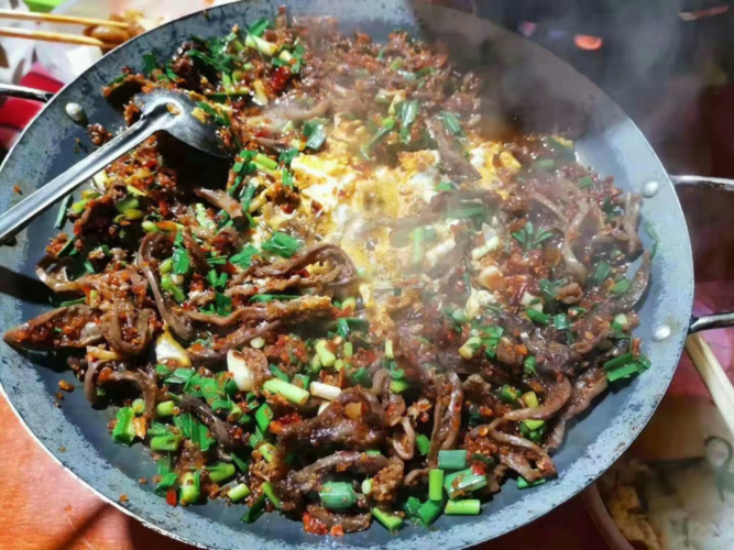 向卫华古丈铁板烧