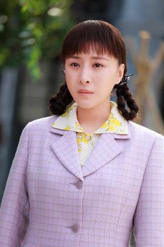 王雅捷《养母的花样年华》成"时髦精" 引领70年代时尚