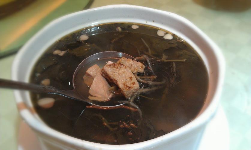 鱼腥草煲猪肺肺