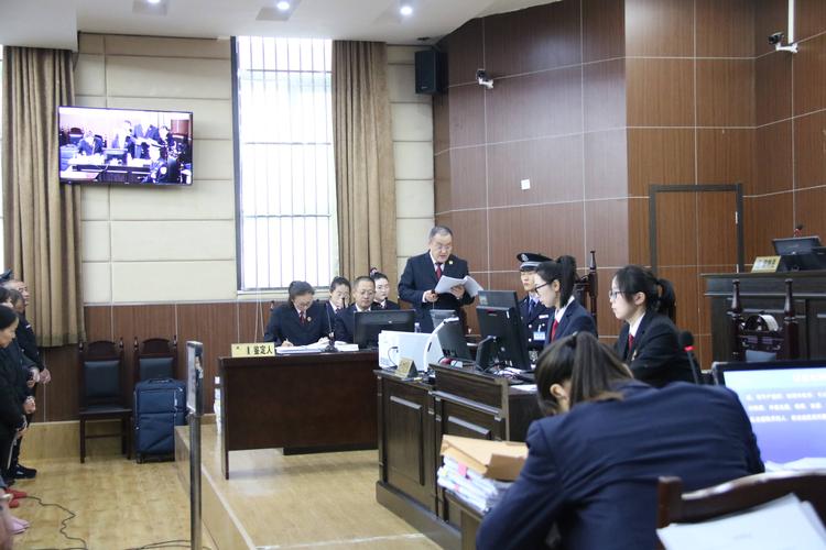 苏尼特右旗人民检察院提起公诉的任某某等人恶势力犯罪集团案开庭审理