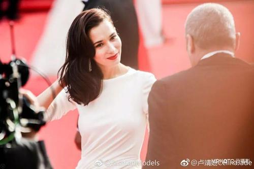 卢靖姗戛纳走红毯被嘲笑,她的回应每个女孩都该看看