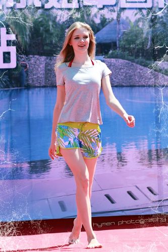 摄影&后期:许门 模特:特瑞娜(巴西),莎莎(乌克兰),安捷蒂卡(白俄罗斯)