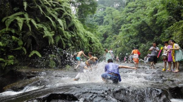 威远县石板河旅游区 荣获"2021新媒体必玩榜暨四川网红人气景区"冠军