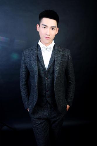 餐吧演出,全新爵士男歌手叶云飞