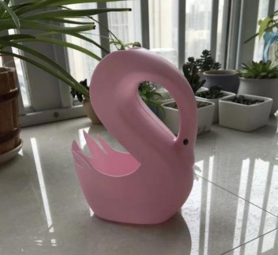 洗衣液的样式不同,制造出来的花盆也各不一样.