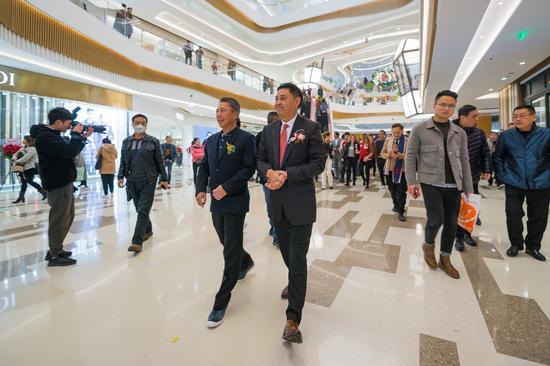 庆典结束,陈立仁董事长及相关嘉宾进