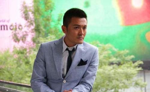 44岁于小伟,出道20年一直低调拍戏,与高圆圆分手发誓不找圈内人!