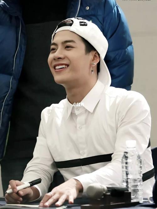 【王嘉尔】考古一些旧照_王嘉尔_娱乐_明星娱乐资讯