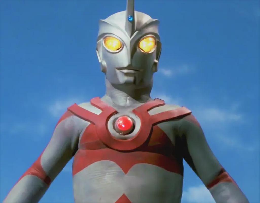 原创1972年的艾斯奥特曼因采用男女合体变身差点毁了一部经典