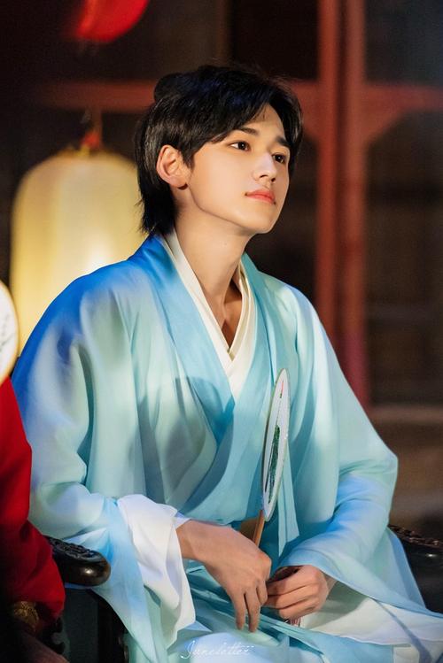 快就现在让我白嫖一些宋亚轩的绝美古风造型