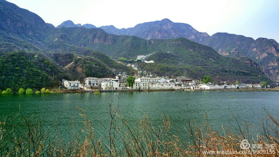 白洋沟风景区 白洋沟风景区位于昌平流村乡,景区地处山前暖带,资源