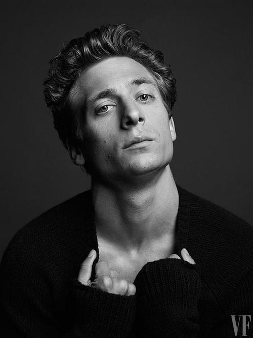 杰瑞米·艾伦·怀特 jeremy allen white的图片