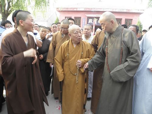传印长老,净慧长老在河北成安匡教寺参拜二祖祖庭