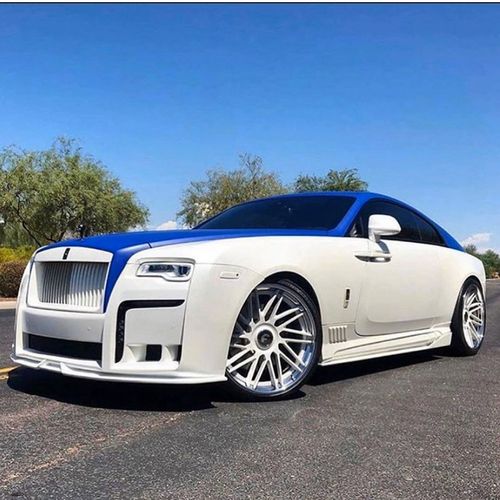 采用"蓝白双拼色"及宽体套件的劳斯莱斯魅影!