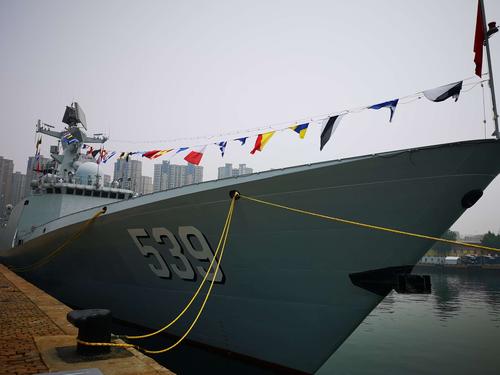 芜湖号导弹护卫舰.